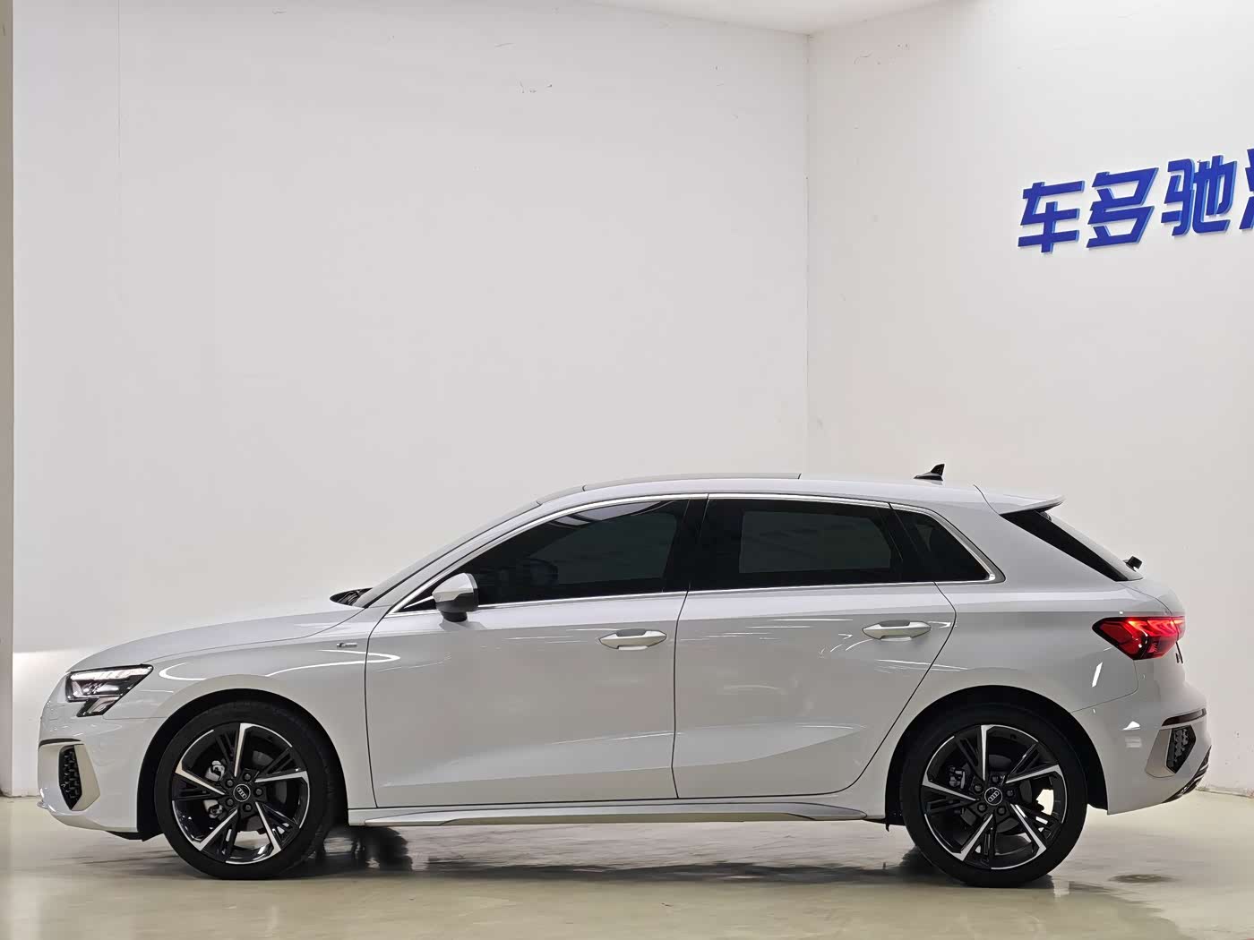 Audi A3 1.4 л 2024 г. Белый, пробег 31000 км
