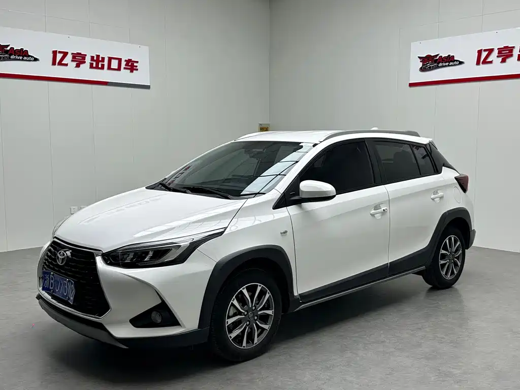 Toyota Yaris L 2021