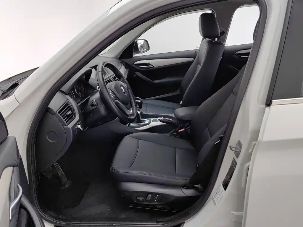 BMW X1 — миниатюра 10