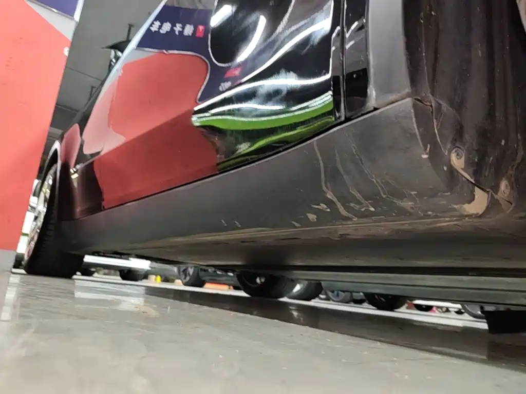 Tesla Model Y — миниатюра 21