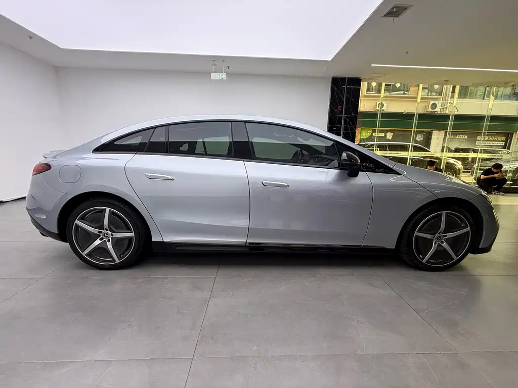 Mercedes-Benz EQE — миниатюра 10