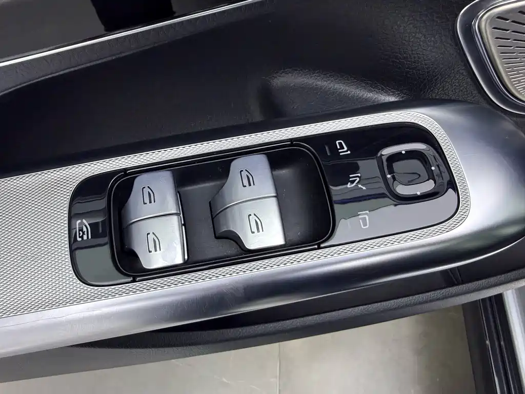 Mercedes-Benz EQE — миниатюра 26