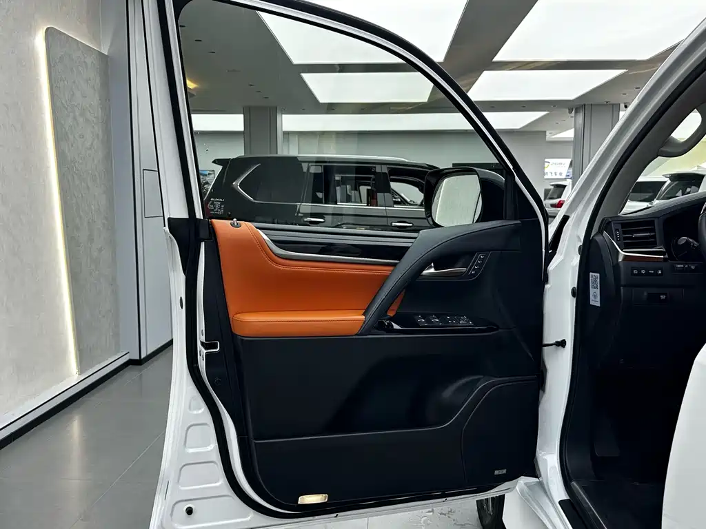 Lexus LX — миниатюра 18