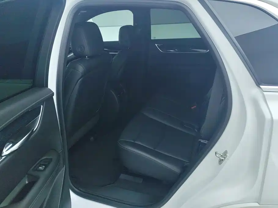 Cadillac XT5 — миниатюра 11