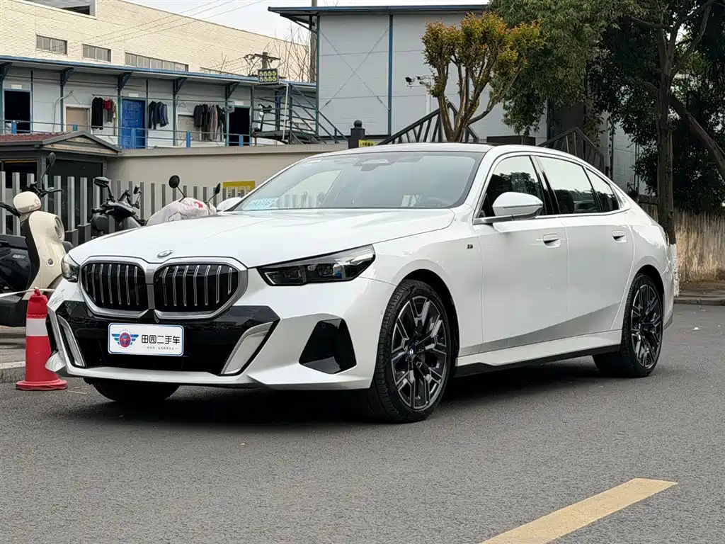 BMW 5 Series 2025