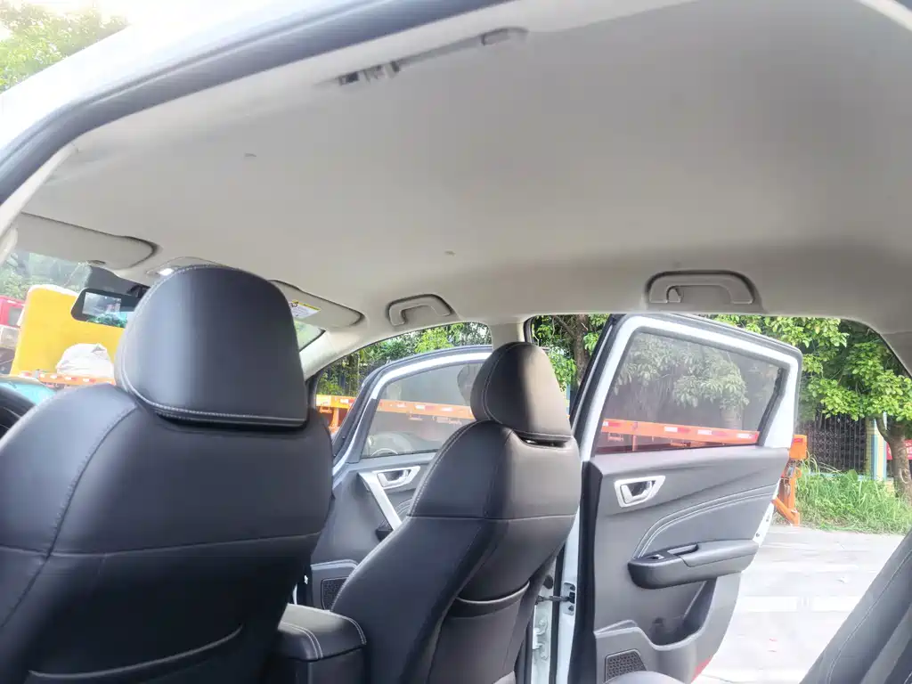 Geely Vision X3 — миниатюра 14