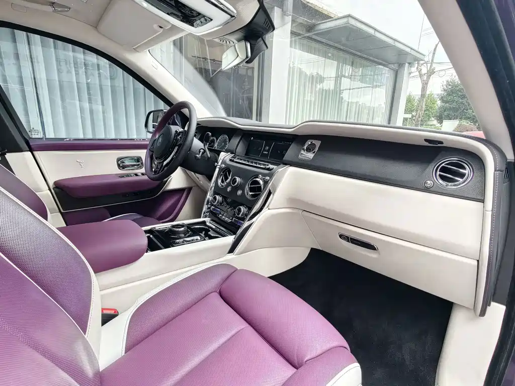 Rolls-Royce Cullinan — миниатюра 11