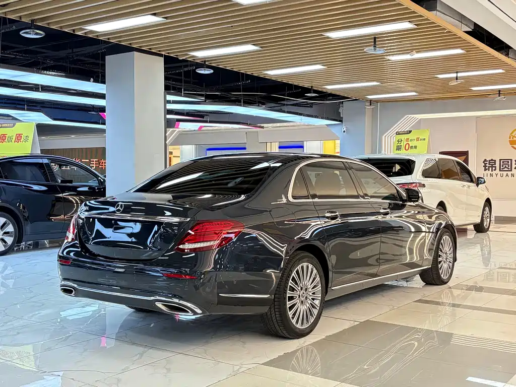 Mercedes-Benz E-Class — миниатюра 5