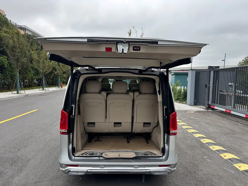 MERCEDES-BENZ V CLASS