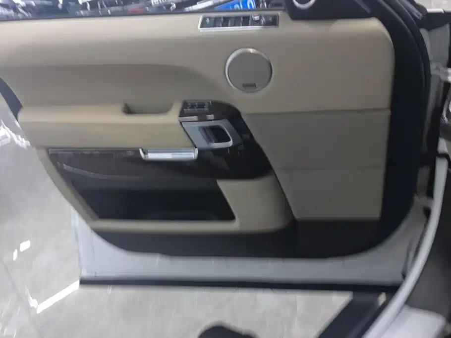 Land Rover Sport — миниатюра 7