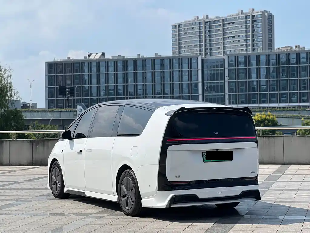 Li Auto Li MEGA — миниатюра 3