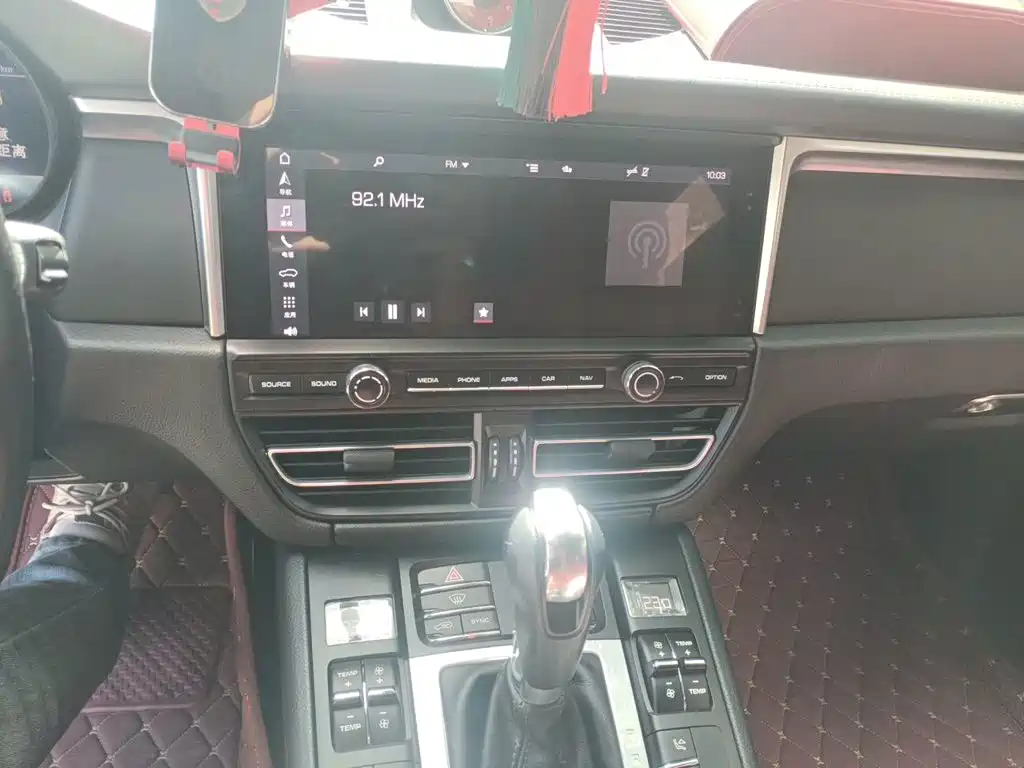 Porsche Macan — миниатюра 14