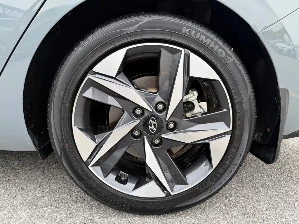 Hyundai Elantra — миниатюра 28