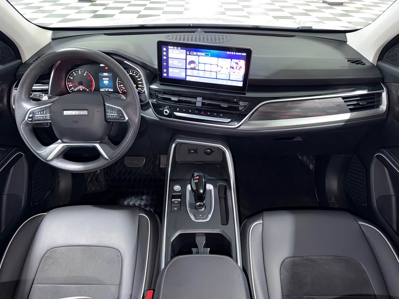 Haval Haval H6 1.5 л 2023 г. Белый, пробег 33000 км