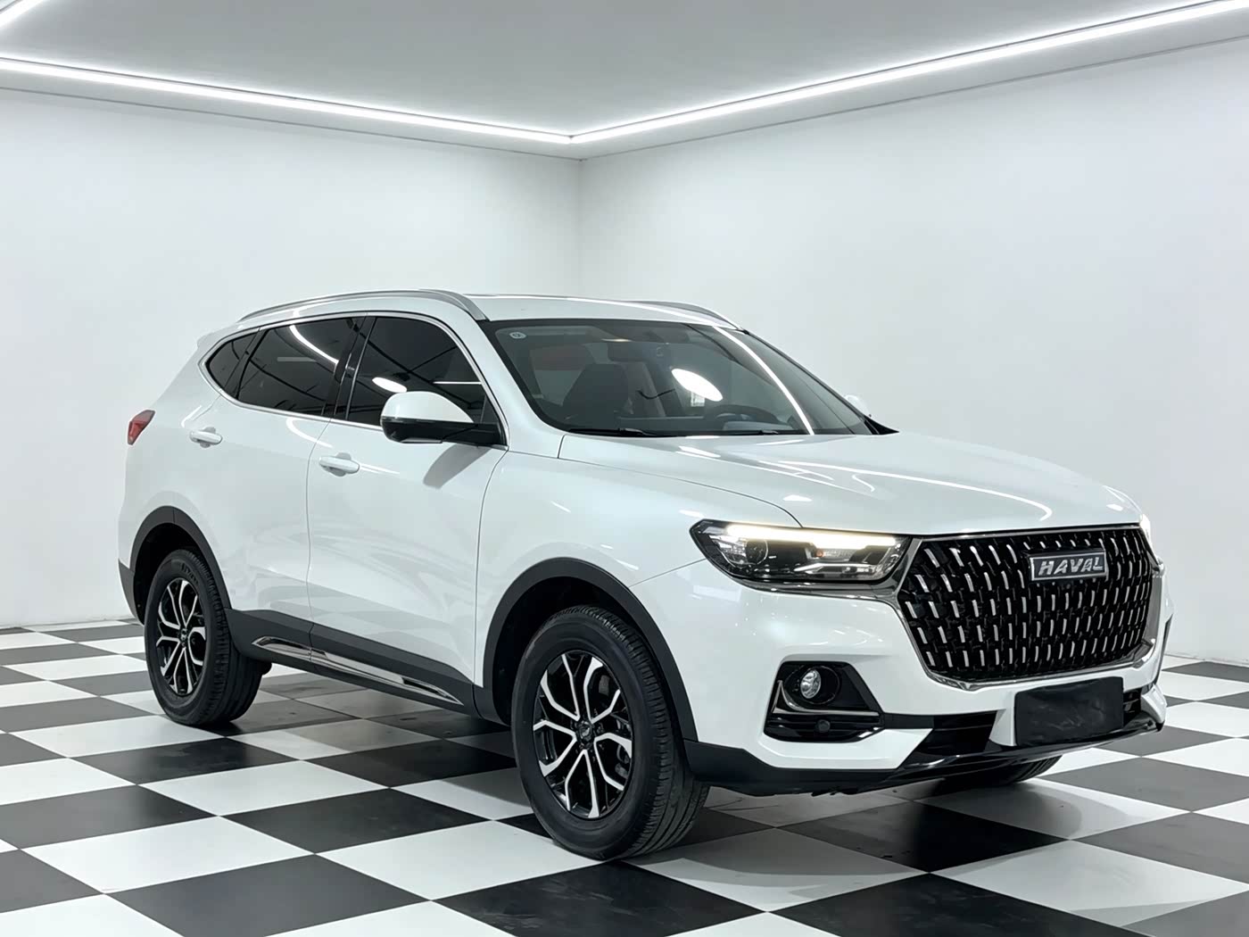 Haval Haval H6 1.5 л 2023 г. Белый, пробег 33000 км
