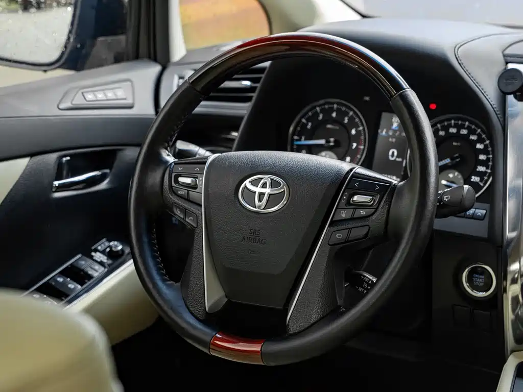 Toyota Alphard 2015 3.5L Luxury