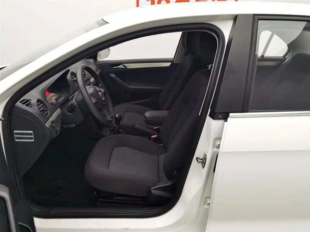 Volkswagen Jetta 2013 1.4L MT Fashion