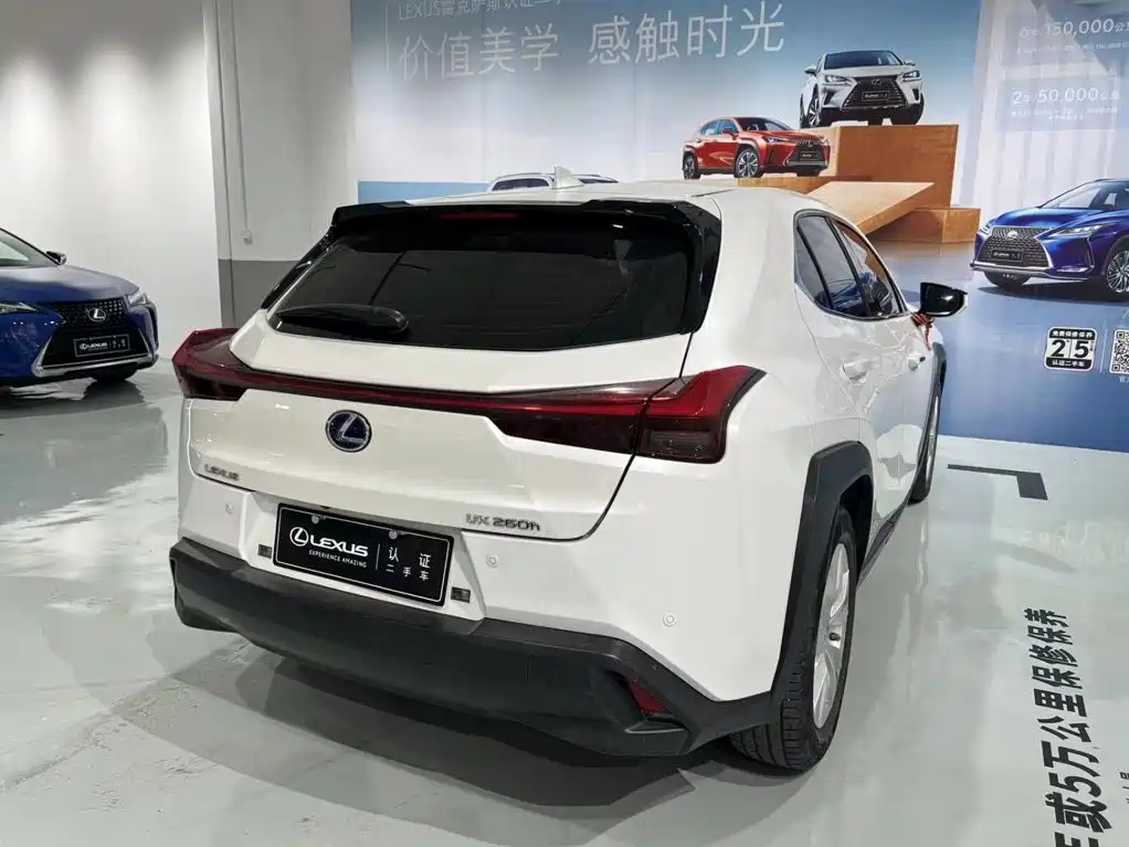 Lexus UX — миниатюра 9