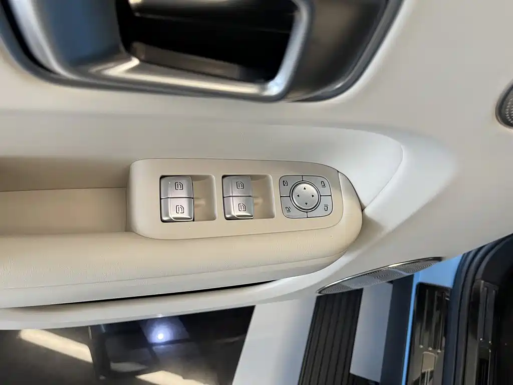Li Auto Li L7 — миниатюра 24