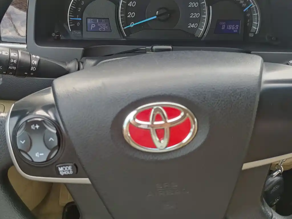 TOYOTA CAMRY