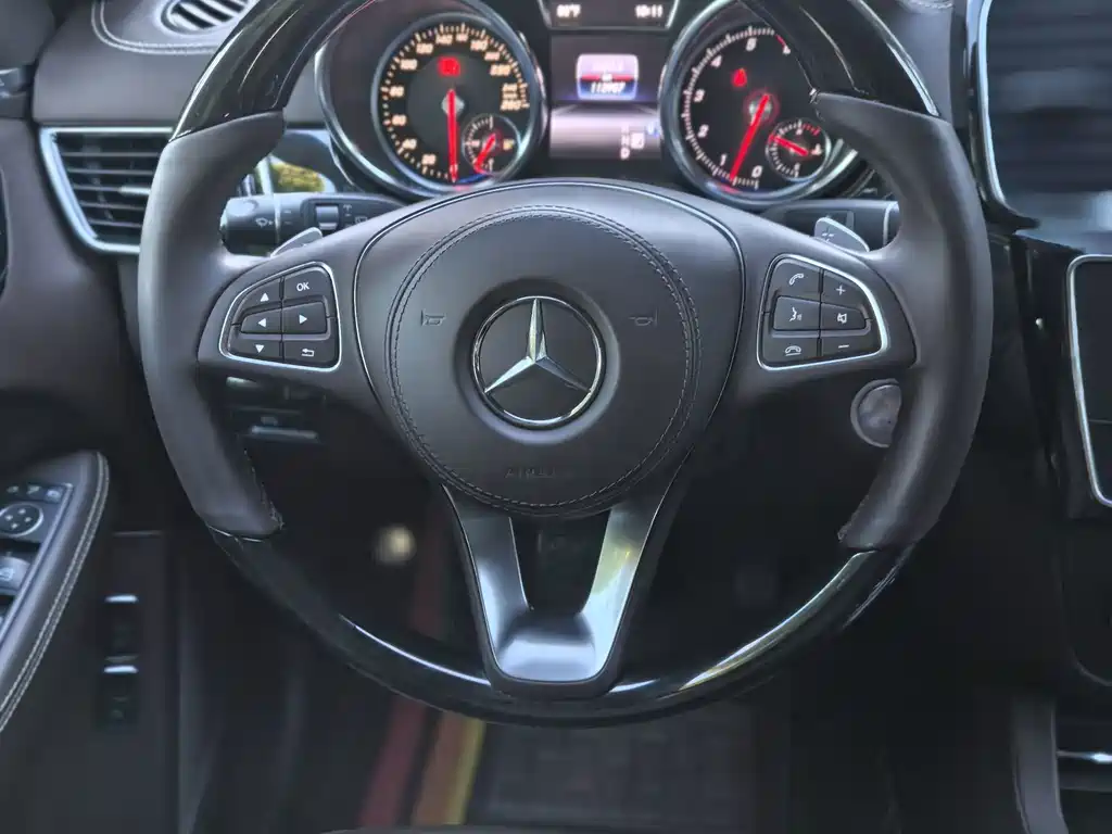 Mercedes-Benz GLS — миниатюра 12