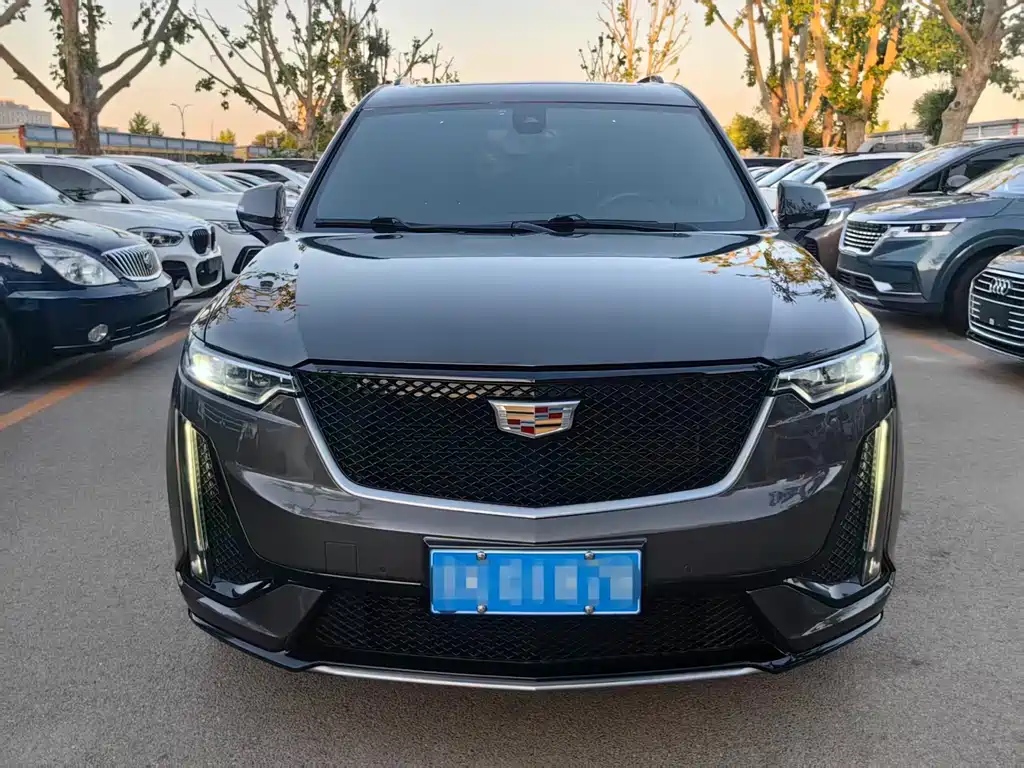 Cadillac XT6 2020 28T мест Lead Sport