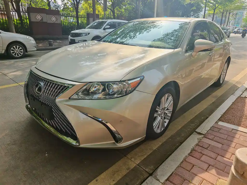 Lexus ES 2014