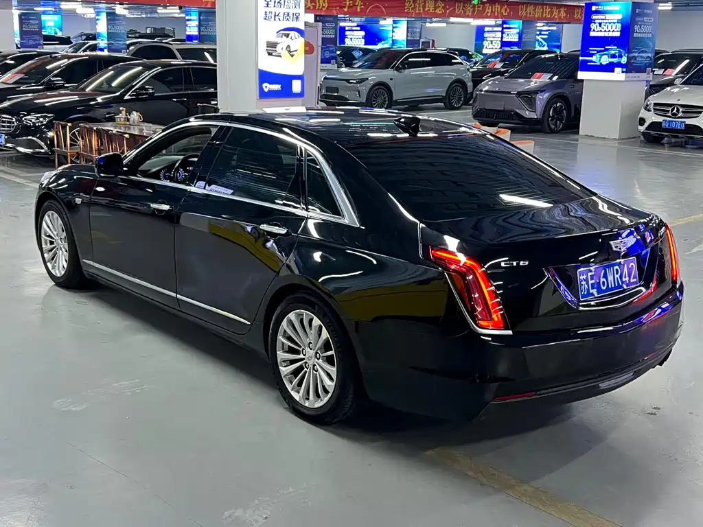 CADILLAC CT6