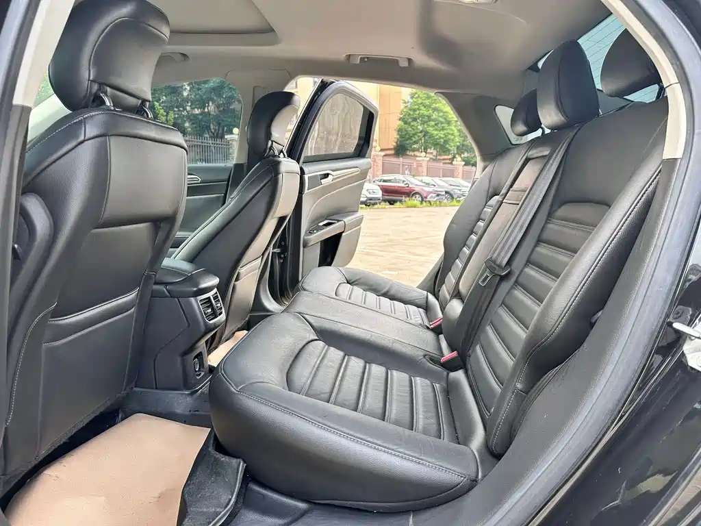Ford Mondeo — миниатюра 5