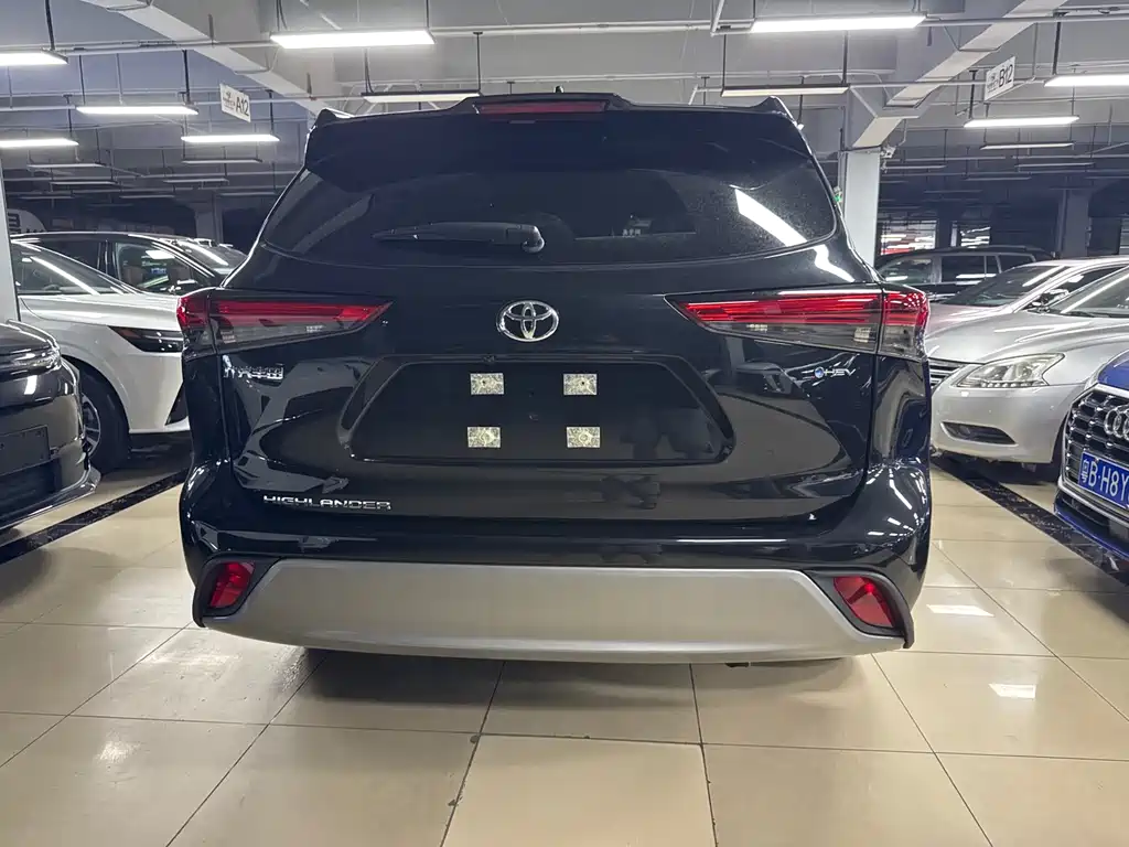 Toyota Highlander 2026 2.5L Elite 7 мест