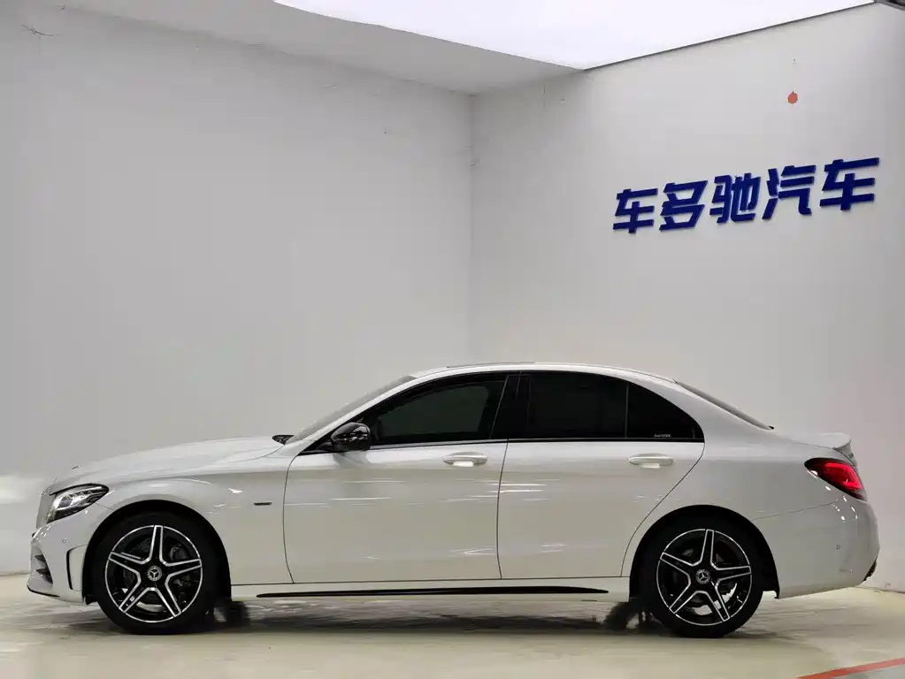 Mercedes-Benz C-Class — миниатюра 3