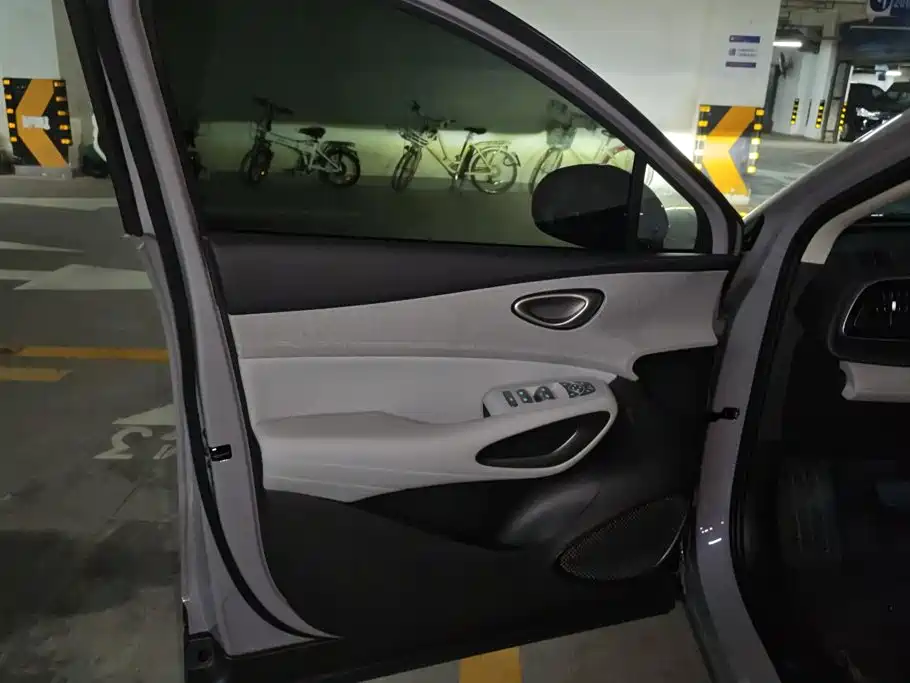 BYD Sealion 05 EV — миниатюра 7