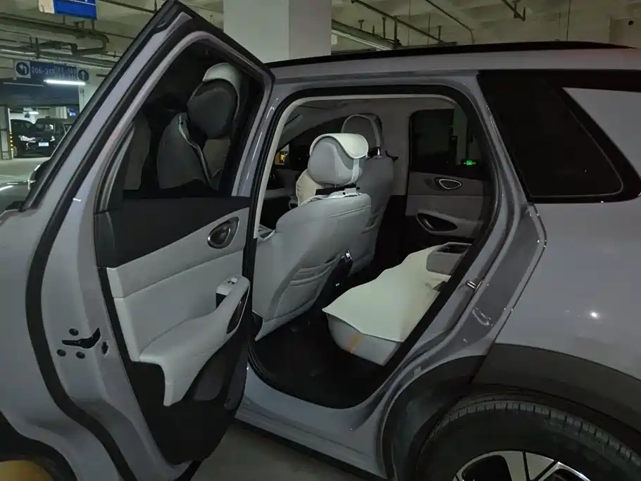 BYD Sealion 05 EV — миниатюра 11