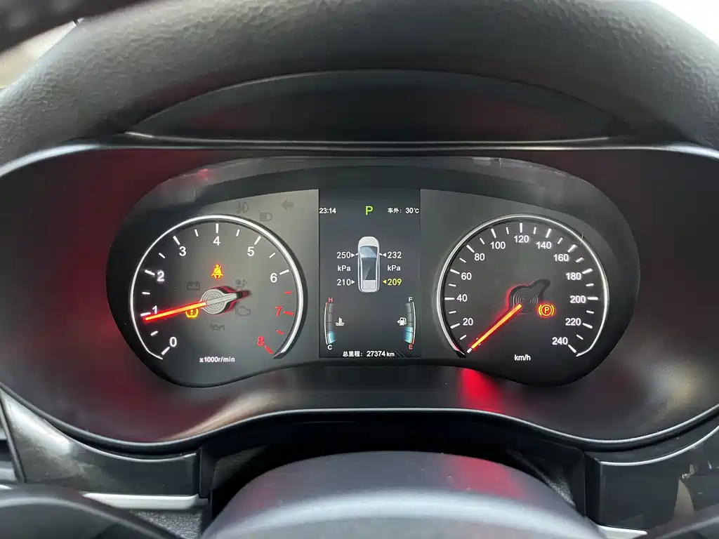BYD MAX — миниатюра 9