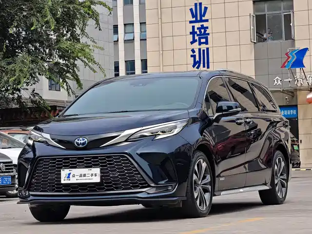 TOYOTA GREVIA 2023