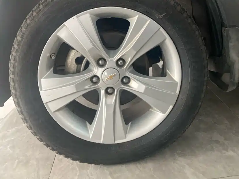 Chevrolet Captiva 2013 2.4L 7 мест