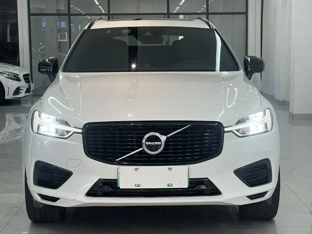 Volvo XC60 PHEV — миниатюра 2