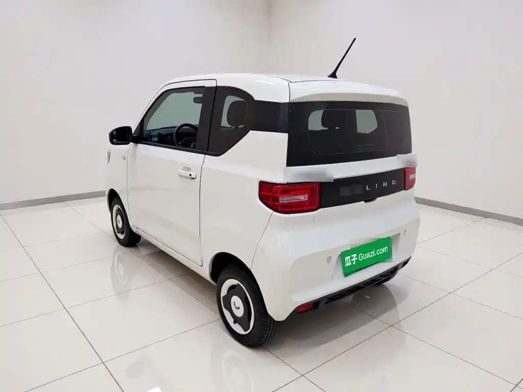 Wuling MINIEV — миниатюра 4