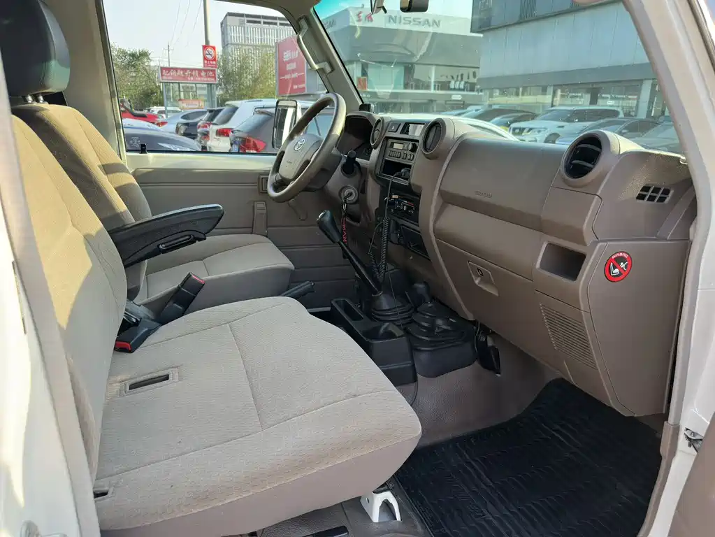 Toyota Land Cruiser LC78 2024 4.0L MT