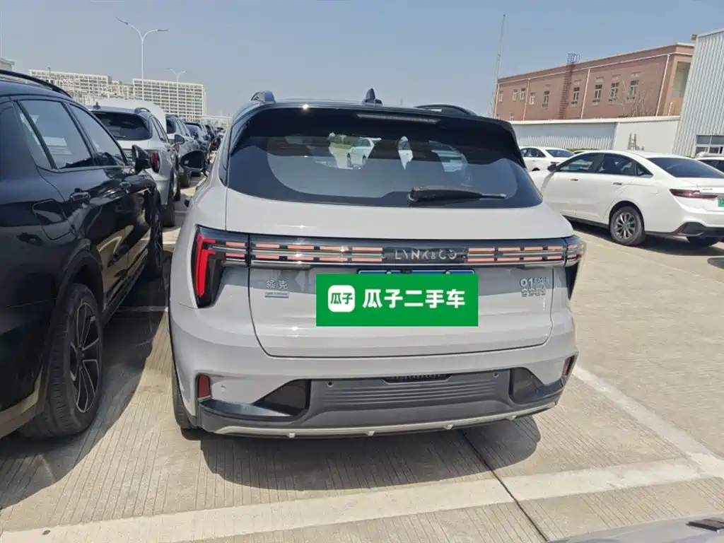 Lynk & Co 01 - фото 4