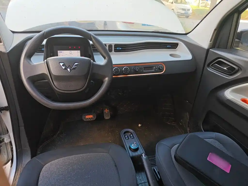 Wuling MINIEV — миниатюра 10