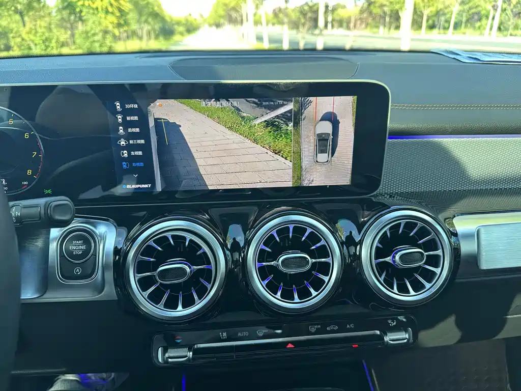 Mercedes-Benz GLB — миниатюра 19