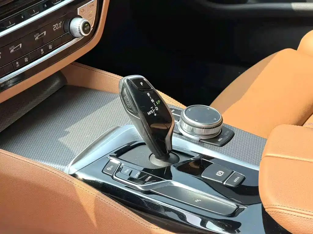 BMW 5 Series (Import) — миниатюра 4