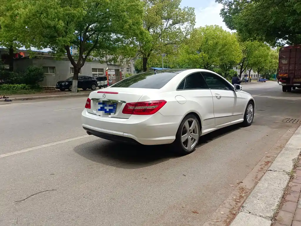 Mercedes-Benz E-Class E 2012 E 200 CGI Coupe