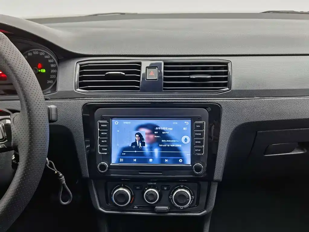Volkswagen Santana — миниатюра 12