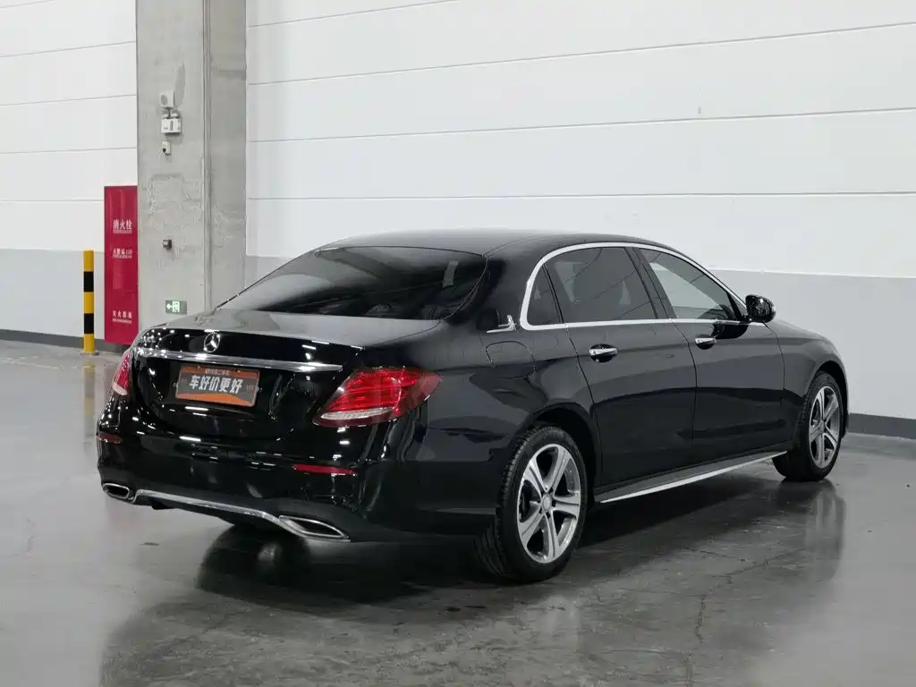 Mercedes-Benz E-Class — миниатюра 2