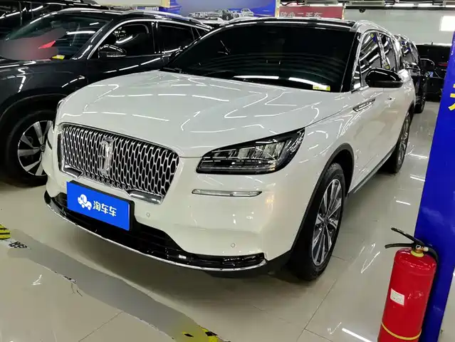 Lincoln Corsair