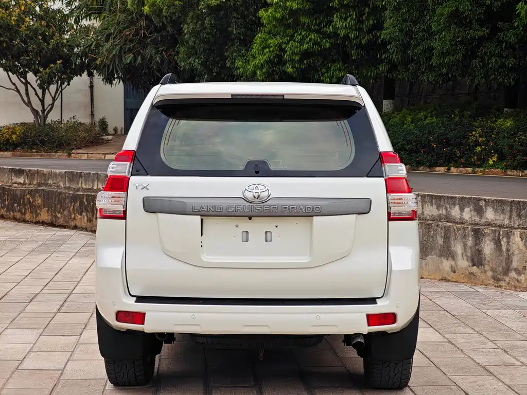 Toyota Land Cruiser Prado 2014 2.7L AT Standard