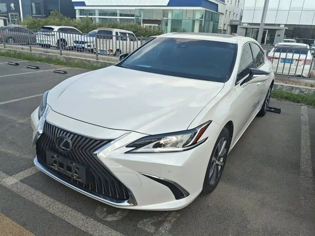 Lexus ES — фотографии объявления, Фото 13