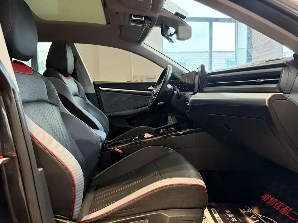 Volkswagen Lamando Lamando L 280TSI DSG Dazzle Hot Edition, фото 14